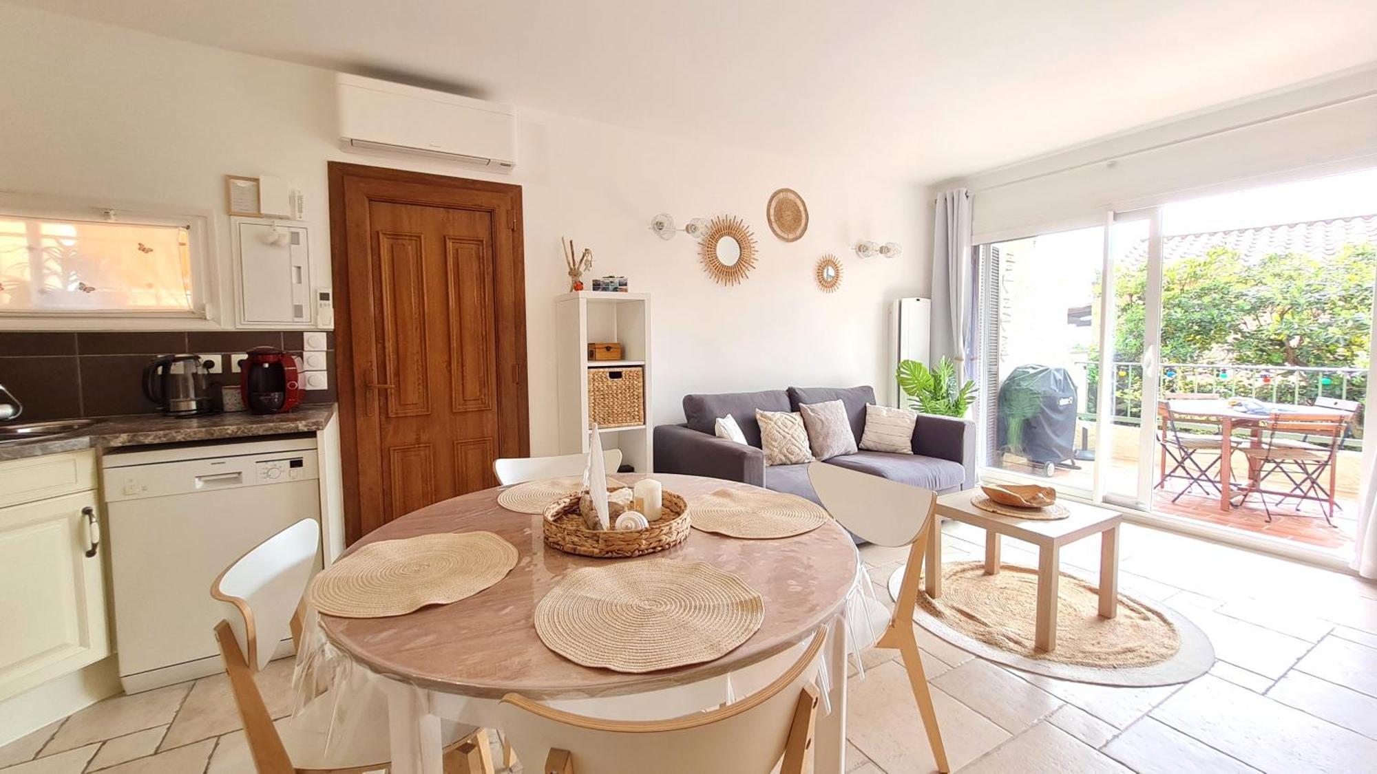 Bel Appartement Renove, Avec Terrasse Et Piscine Ла-Круа-Вальме Екстер'єр фото